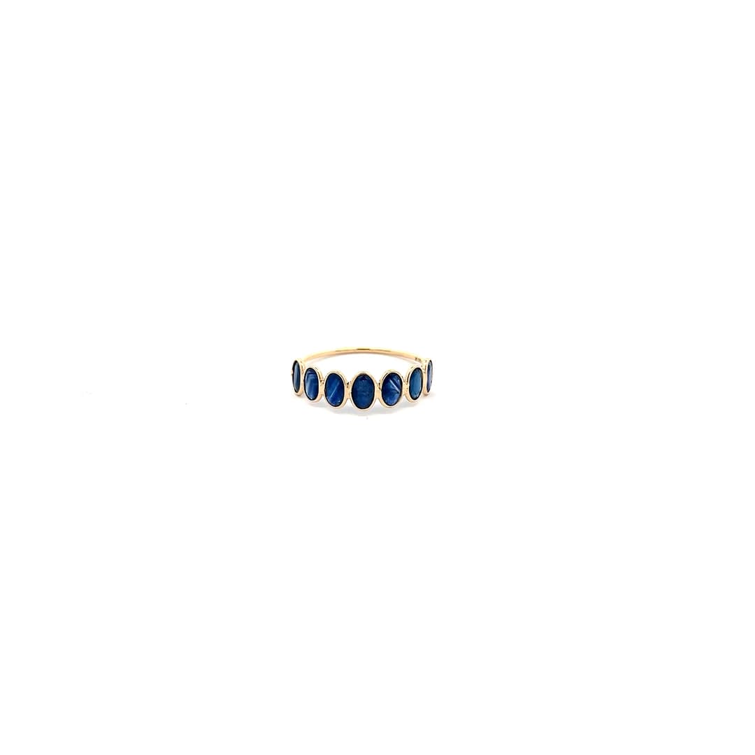 Blue Sapphire Ring in 18k Yellow Gold