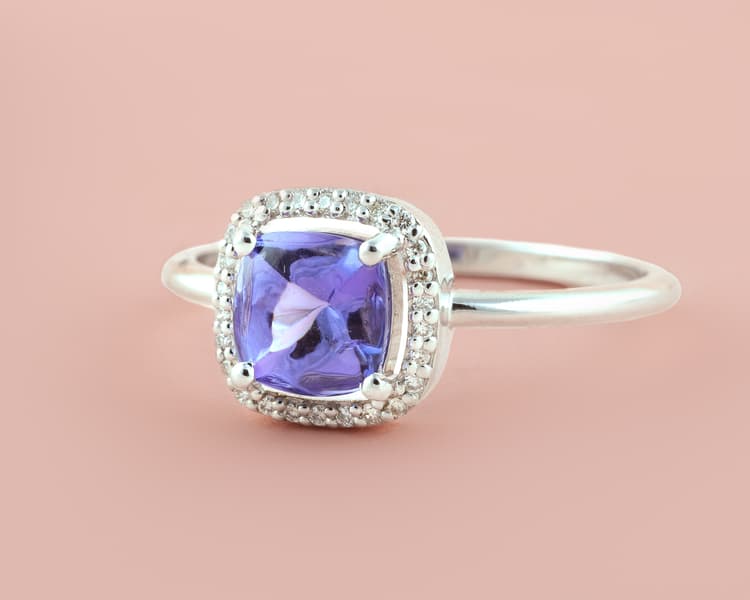 Tanzanite Ring in 14k Yellow Gold