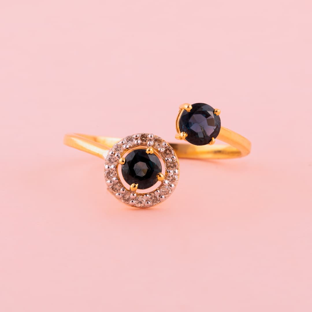 Blue Sapphire Ring in 14k Yellow Gold