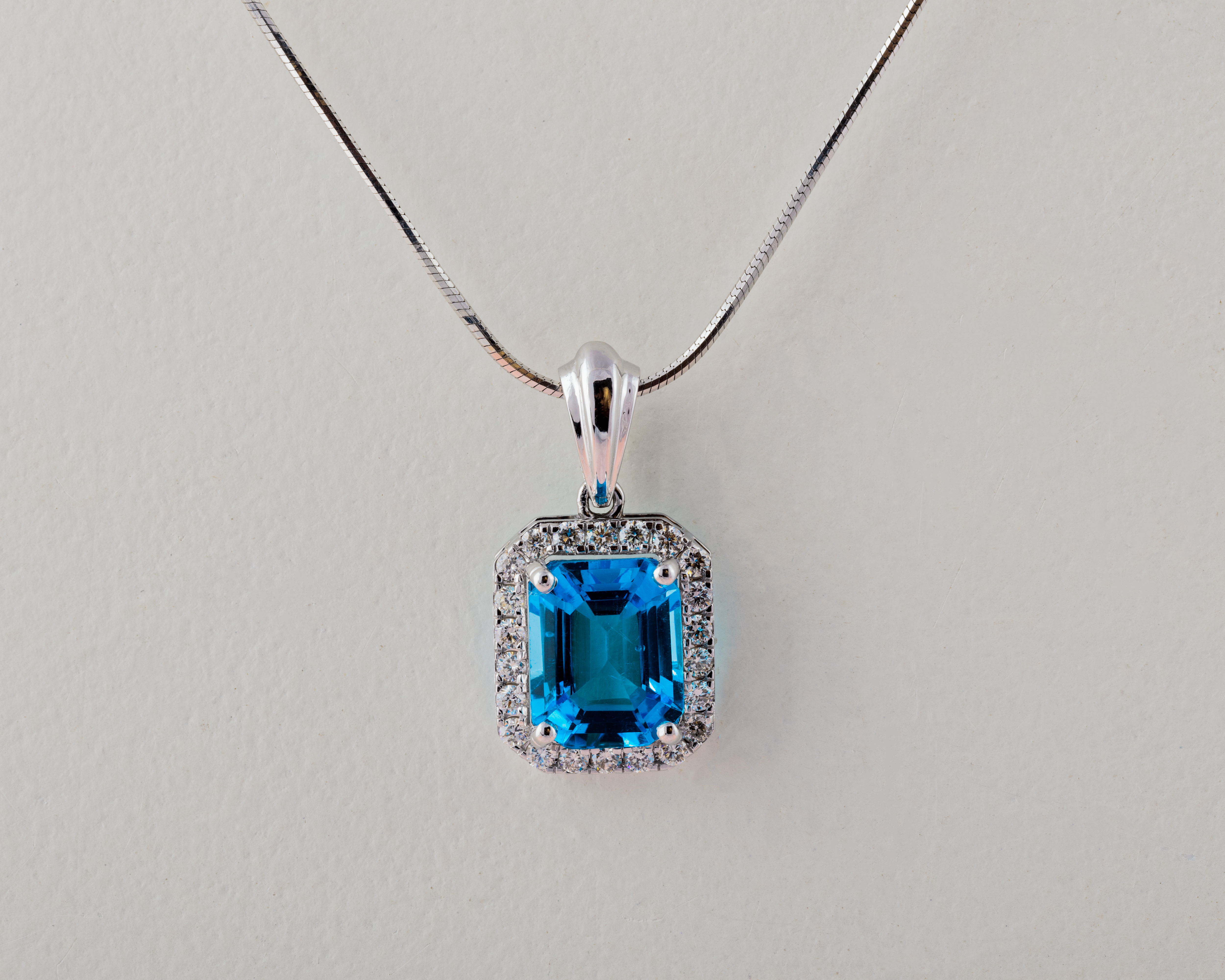 Sky Blue Topaz Pendant in 14k Yellow Gold