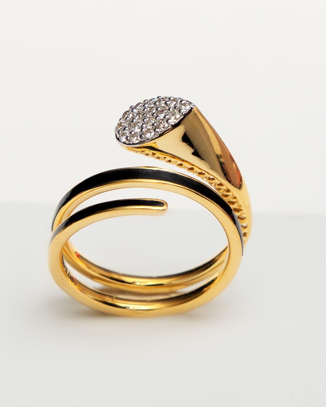 Diamond Ring in 14k Yellow Gold