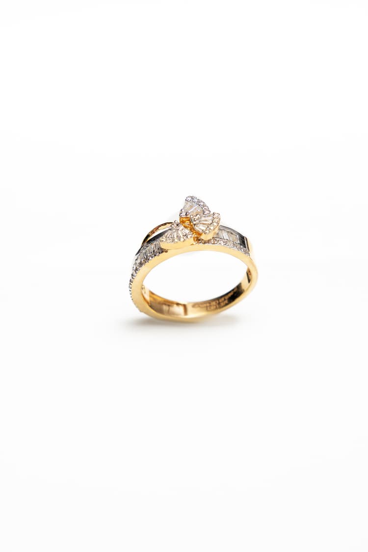 Diamond Ring in 14k Yellow Gold