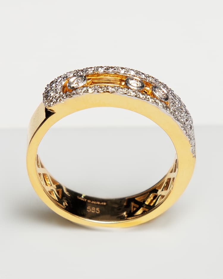 Diamond Ring in 14k Yellow Gold