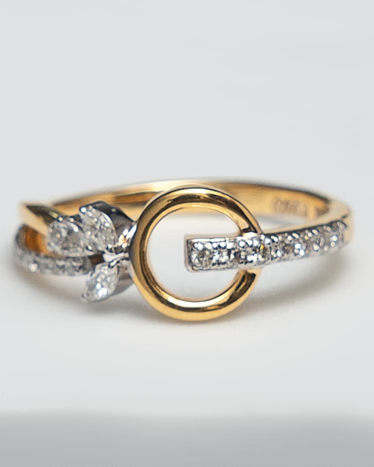 Diamond Ring in 14k Yellow Gold