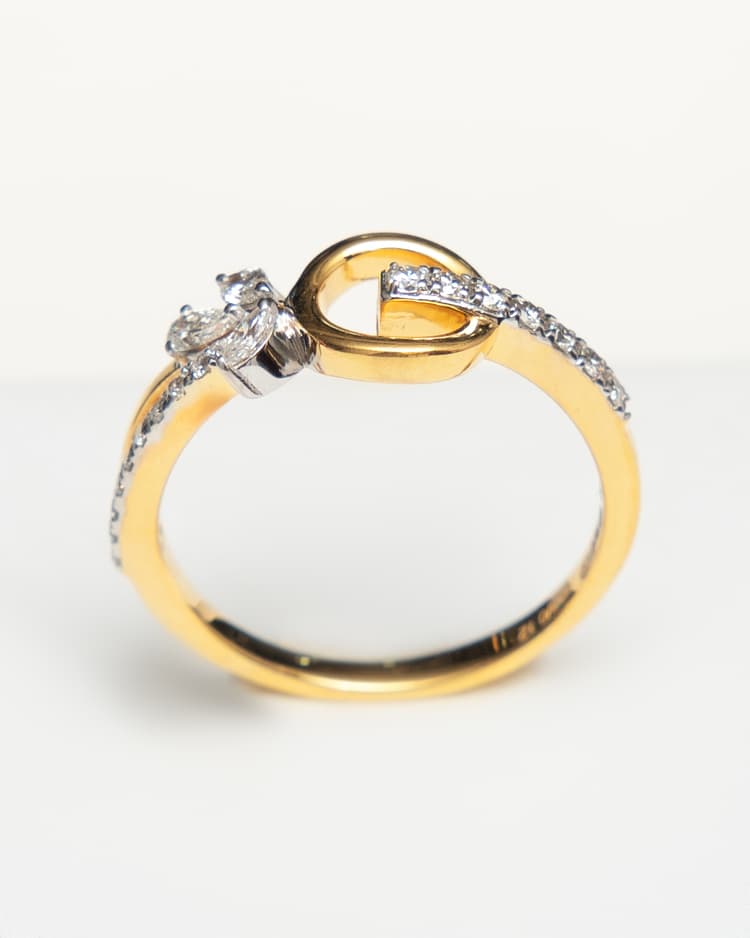 Diamond Ring in 14k Yellow Gold