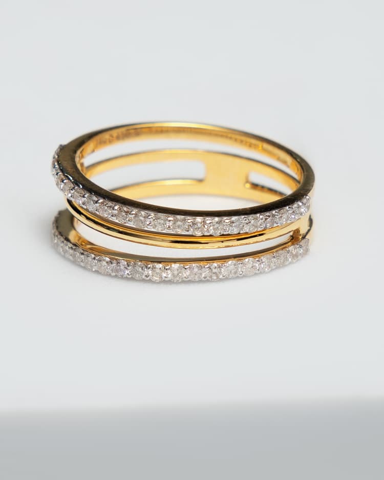 Diamond Ring in 14k Yellow Gold