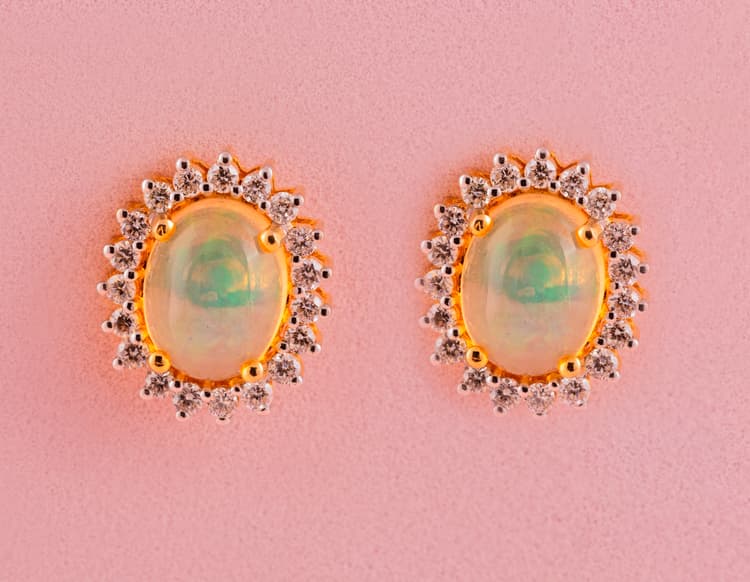 Opal Earring in 14k Yellow Gold