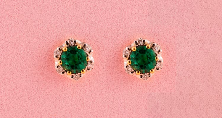 Emerald Diamond Earstuds in 14k Yellow Gold