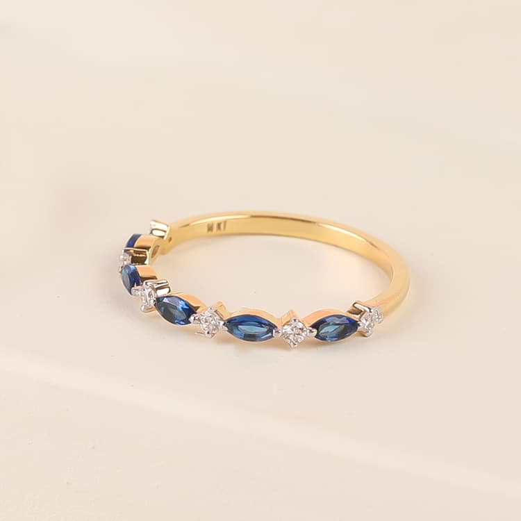 Blue Sapphire Ring in 14k Yellow Gold